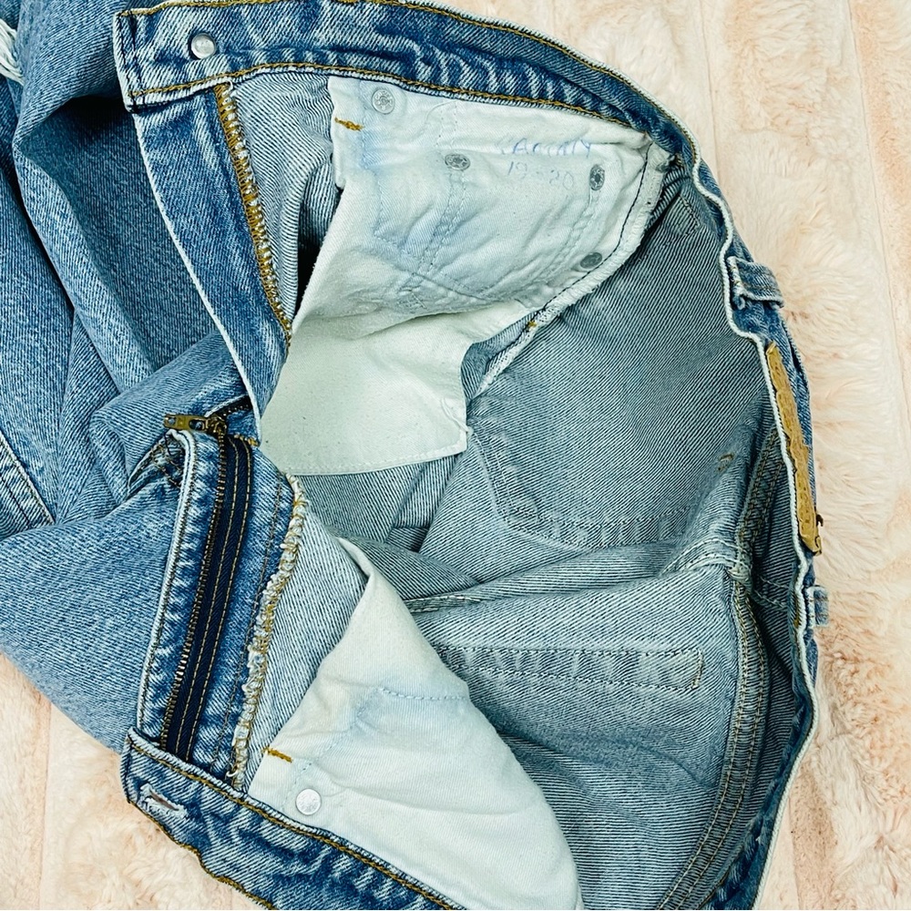 ✨ Levi's High Rise Straight Leg Jeans with Custom Distressing ✨ - Picture 14 of 16